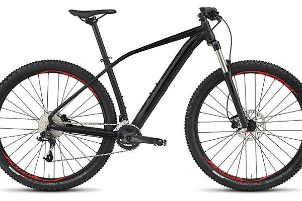 Trails were built to be ridden hard, and that's what the Rockhopper EVO does best. With a 120mm fork, 29-inch wheels, slightly more relaxed geometry, and Tektro Gemini disc brakes, the EVO will tame t