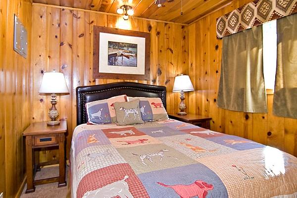 Juniper Cabin Bedroom 1