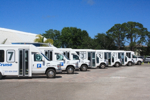 COMPLEMENTARY SHUTTLES EVERY 30 MINUTES
