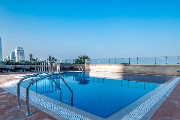 Elite Residence tower, outdoor swimming pool