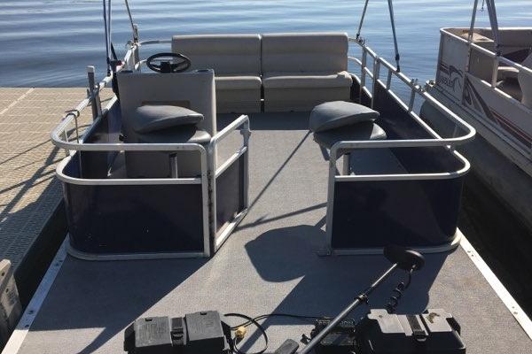 Compact Deluxe Pontoon