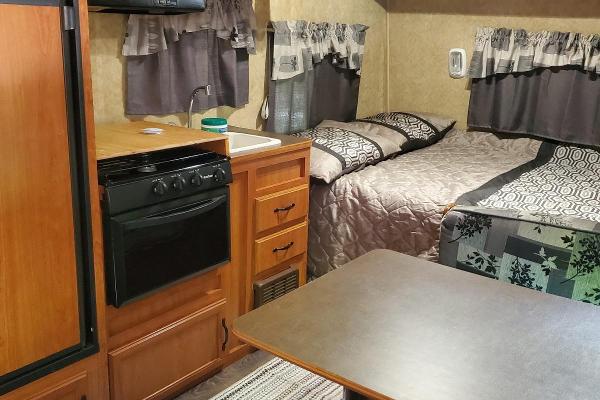 Couple Camper