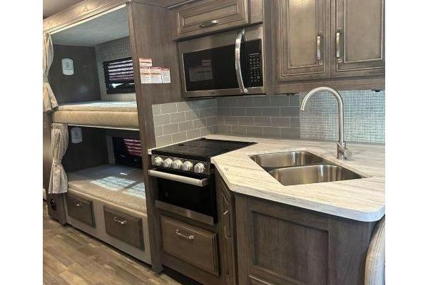 Expedition Motor Homes & 1st Choice RV