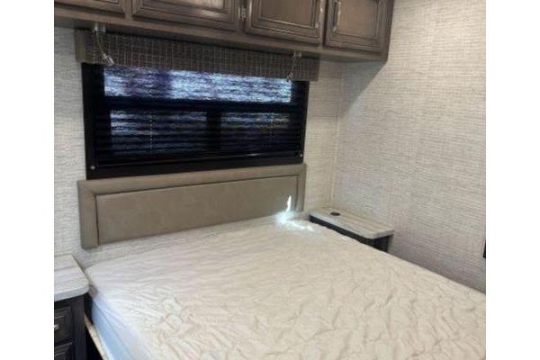 Expedition Motor Homes & 1st Choice RV