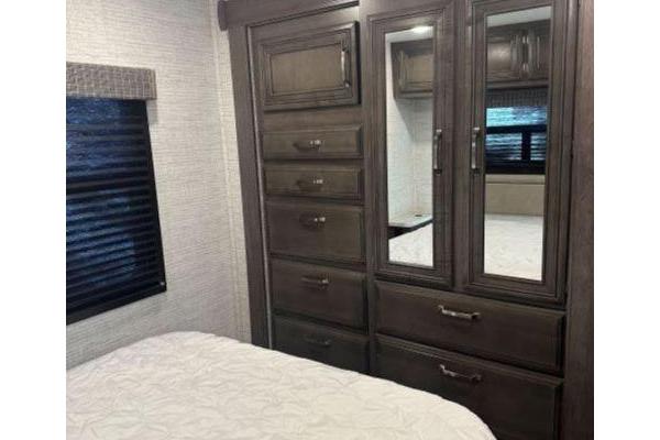 Expedition Motor Homes & 1st Choice RV