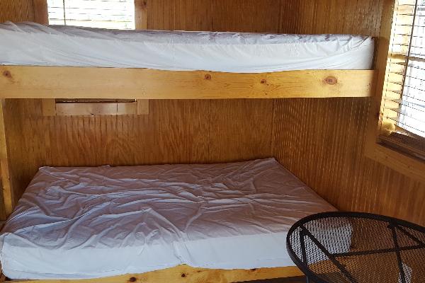 Cabin 1 - 2 Full Beds