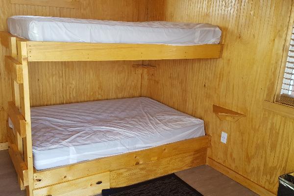 Cabin 2 - 2 Full Beds