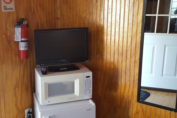 Cabin 1 - Microwave, TV, Refrigerator & Air Conditioner