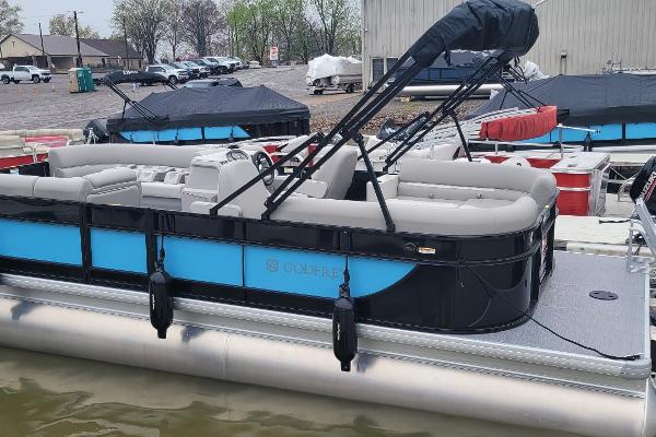 Mack's Marina