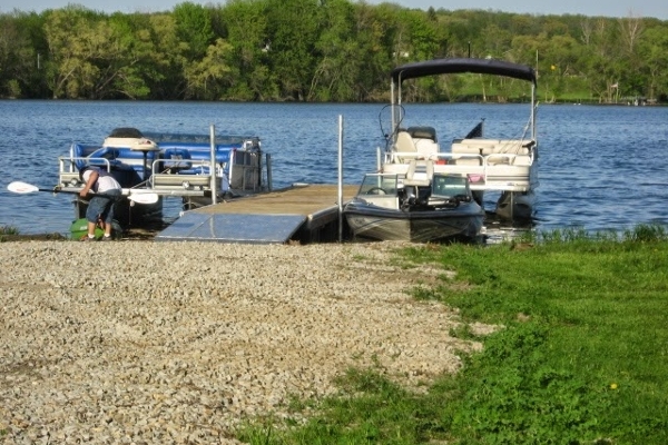Boats Docking to Enjoy the Campground Attractions