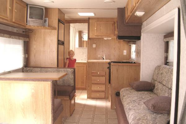 24' Tahoe Travel Trailer Interior