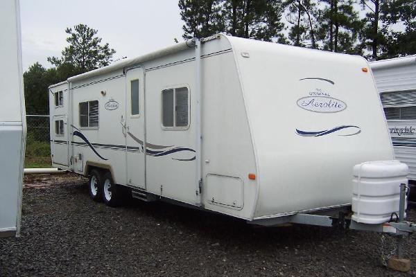 2003 Aerolite by Thor, 30' long, outside awning, 5,400 lbs. dry weight