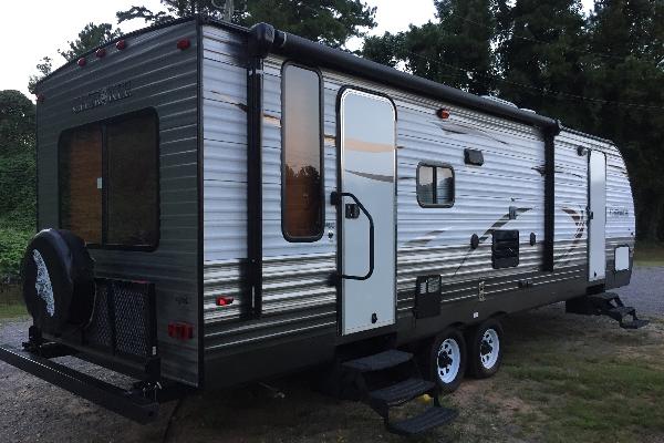 2014 Cherokee by Forest River 28' Travel Trailer w/slide-out
